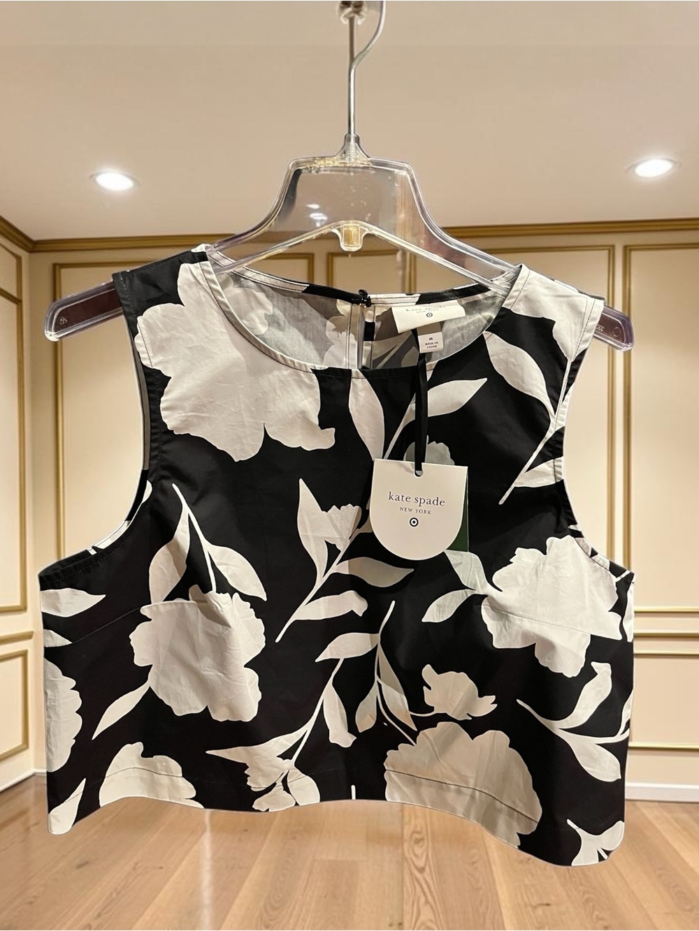 Kate Spade ♠️ Black & White 🤍Floral Sleeveless Crop Top (NWT)